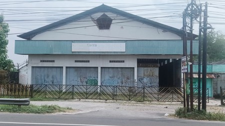 Gudang Luas di Jl. Jogja-Solo, Prambanan, Klaten.