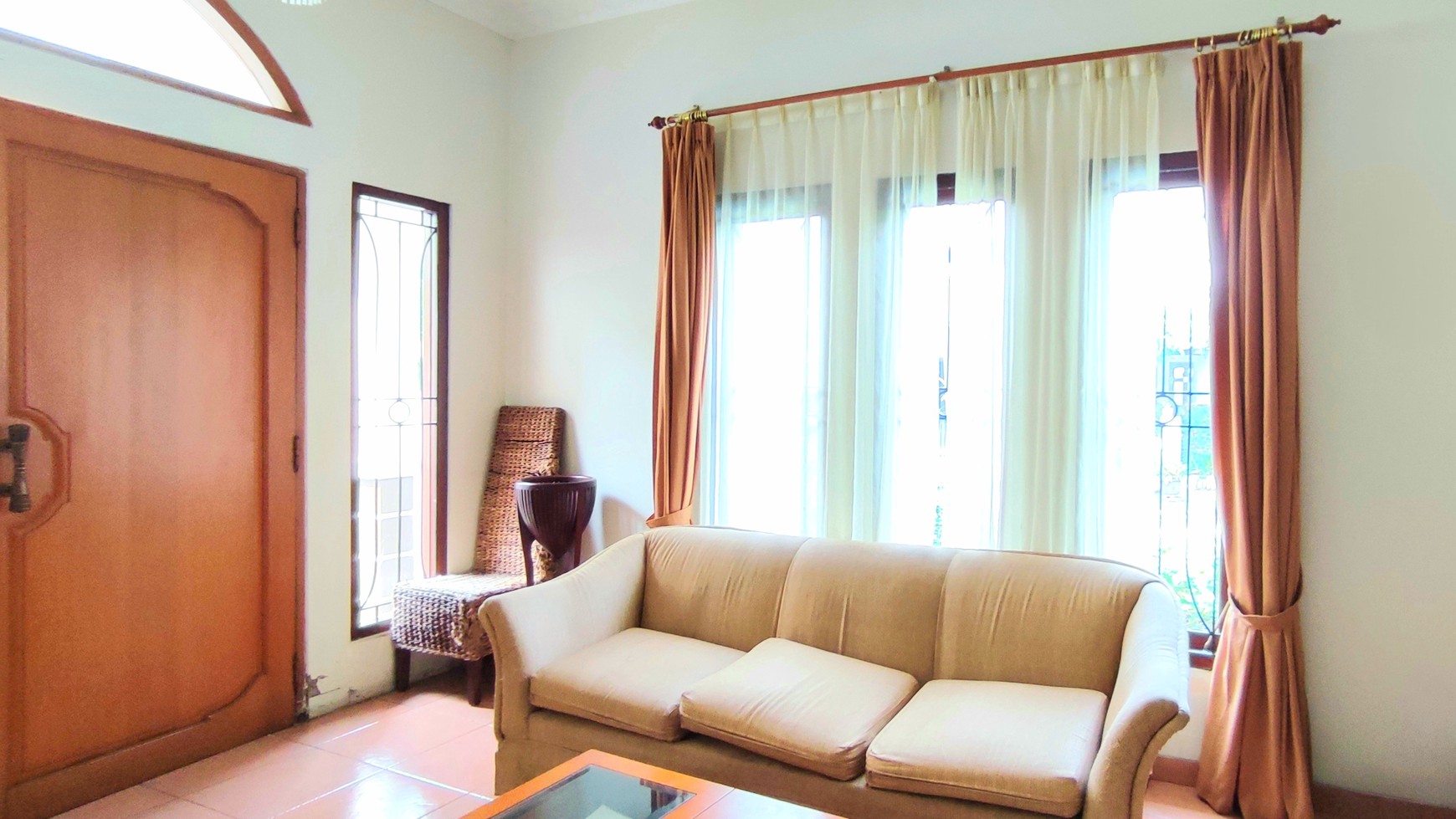 Rumah Style Tropis Modern di Sektor IX Bintaro Jaya