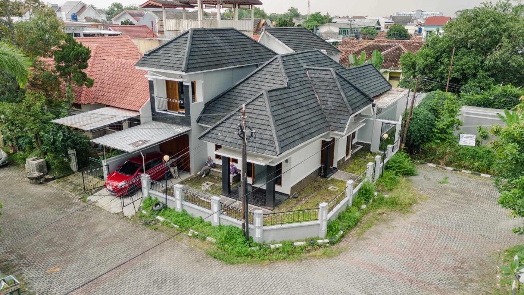 Rumah Hook Dalam Perum Taman Cemara Maguwoharjo Depok Sleman