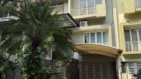 Royal Spring Residence, town house mewah di Pasar Minggu, 250 m2, 4 kamar tidur, 10 menit ke PejatenVillage
