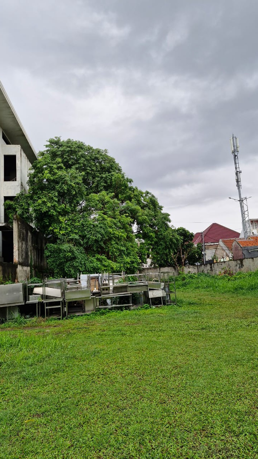 Dijual tanah dan bangunan di daerah kemang timur Jakarta Selatan 