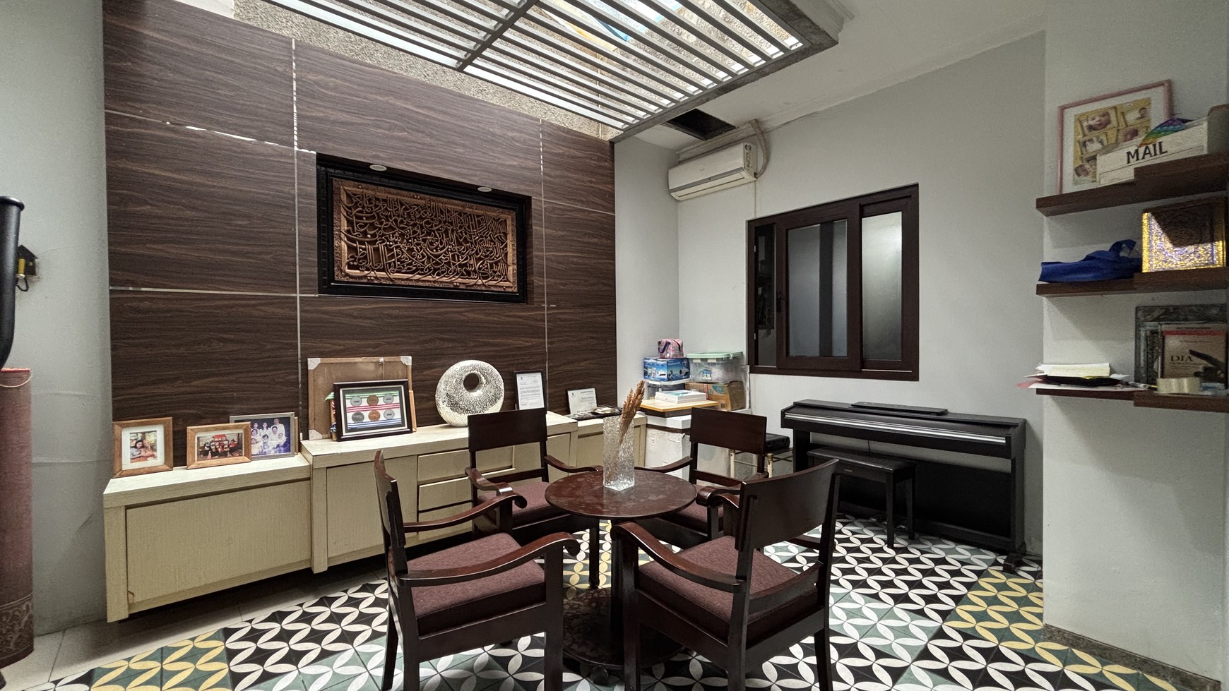 Rumah Design Tropis Modern 2 Lantai Kuldesak di Cibubur Jakarta Timur