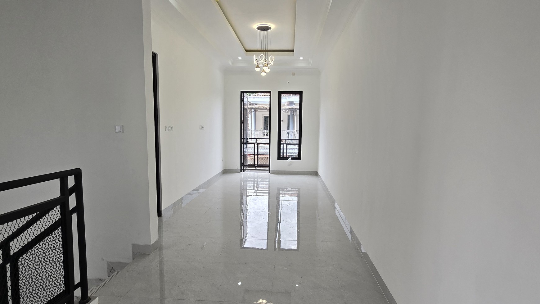 rumah 2 lantai baru di Kencana Loka BSD City dekat dengan Stasiun Rawabuntu dan EXIT Tol