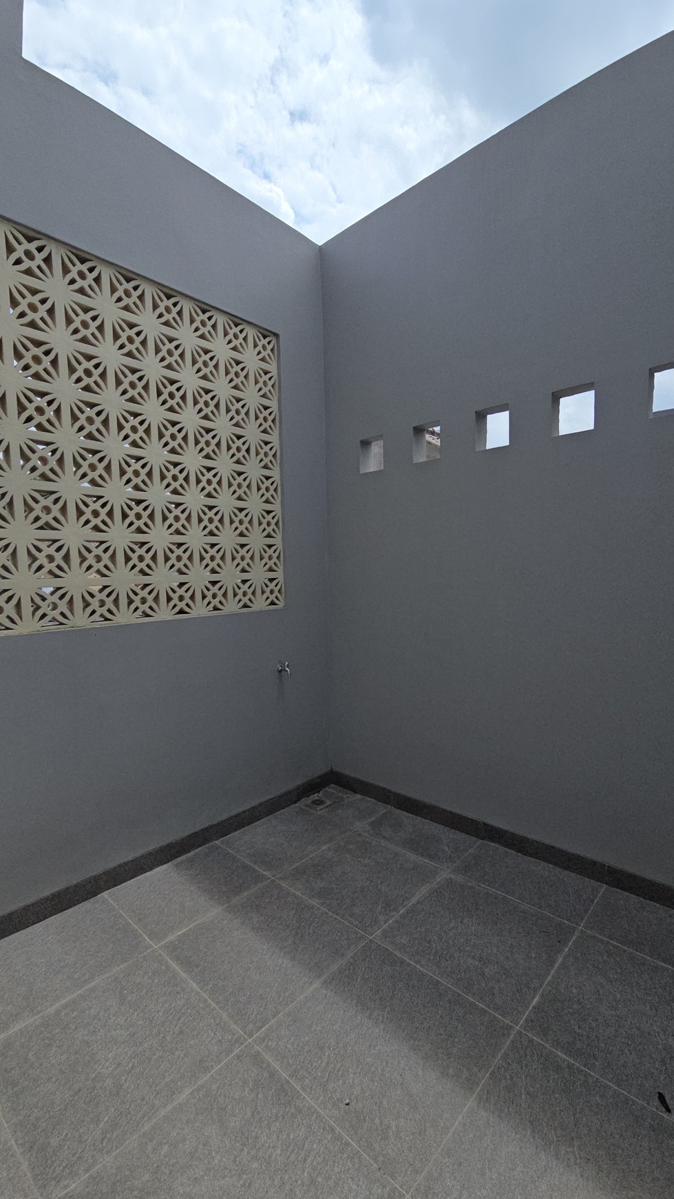 rumah 2 lantai baru di Kencana Loka BSD City dekat dengan Stasiun Rawabuntu dan EXIT Tol