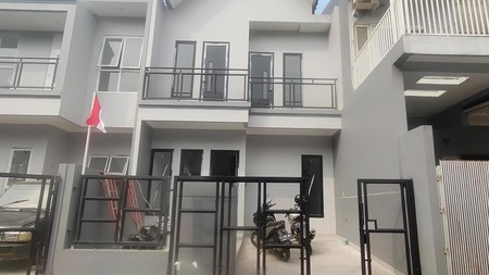 rumah 2 lantai baru di Kencana Loka BSD City dekat dengan Stasiun Rawabuntu dan EXIT Tol