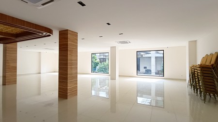 Space Usaha Kantor Pagesangan depan Masjid Agung Strategis Jalan Utama