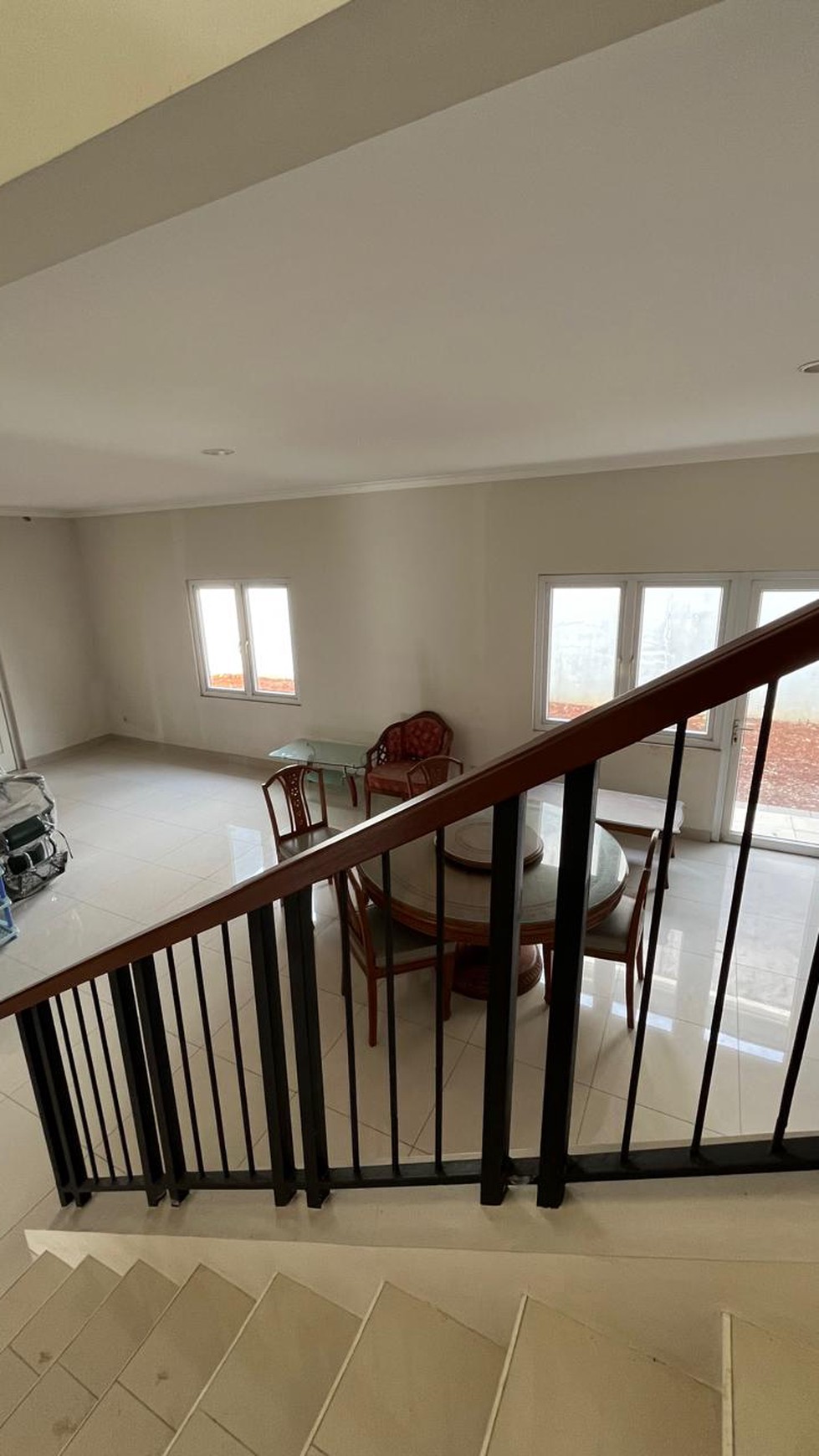 Rumah 2 Lantai, Modern Minimalis di Kota Wisata Cibubur