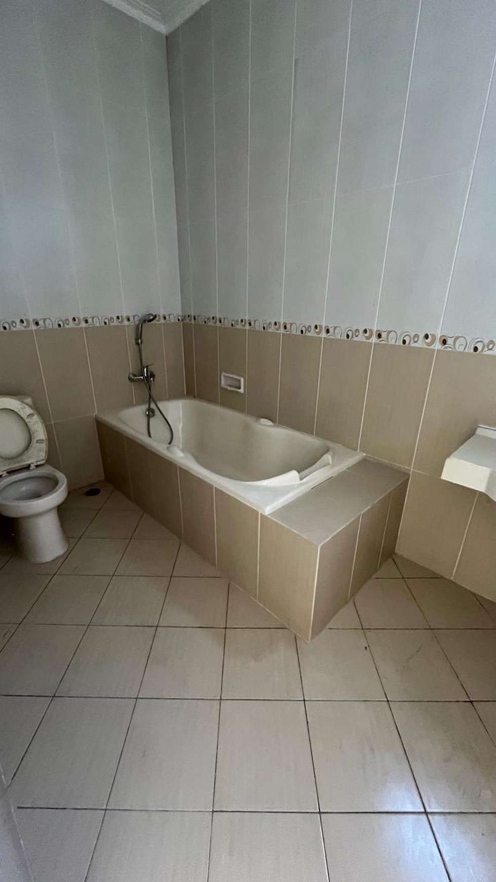 Rumah 2 Lantai, Modern Minimalis di Kota Wisata Cibubur