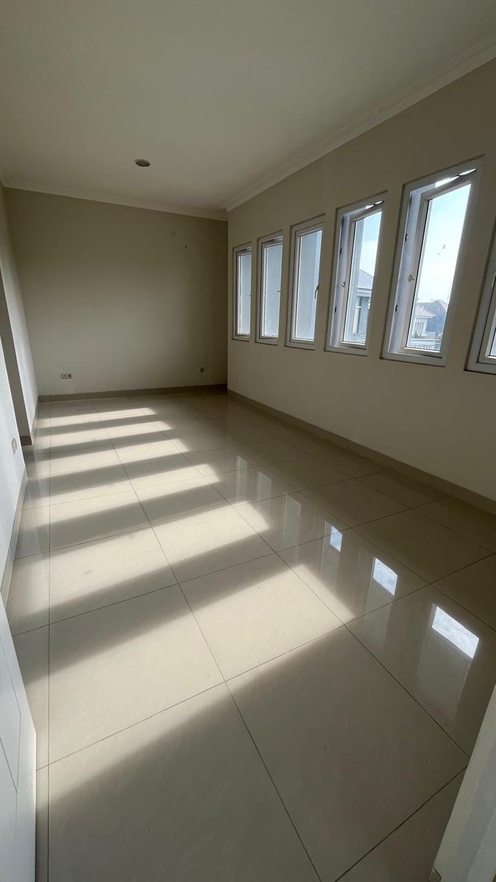 Rumah 2 Lantai, Modern Minimalis di Kota Wisata Cibubur