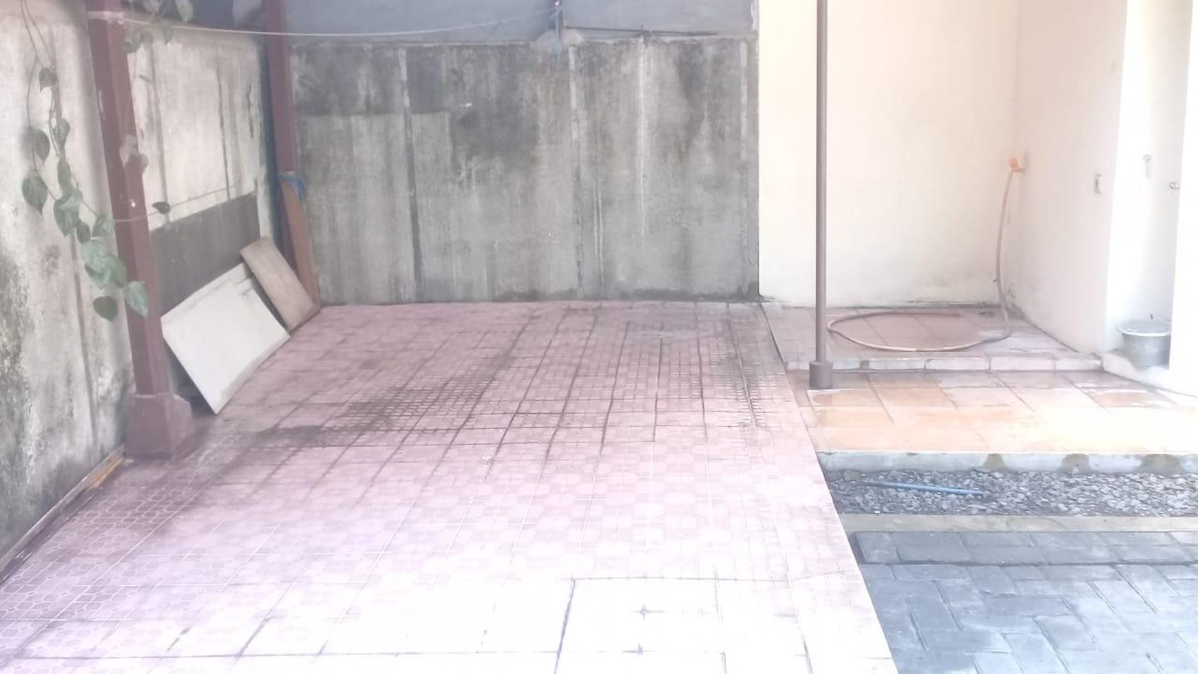 Rumah Hitung Tanah Area Cipete