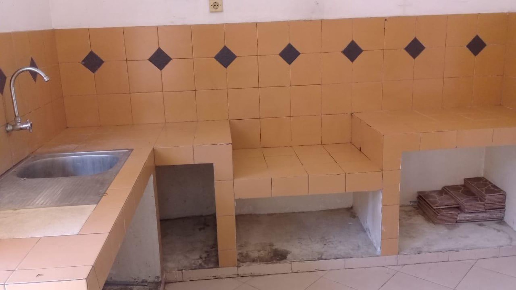 Rumah Hitung Tanah Area Cipete