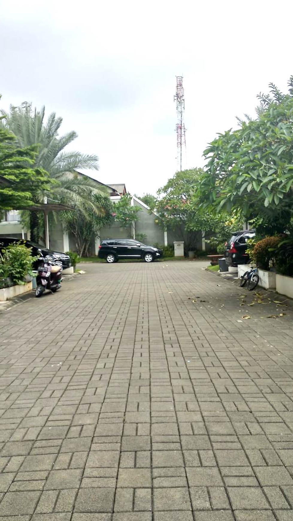 Rumah cantik,siap huni dalam cluster di ciputat