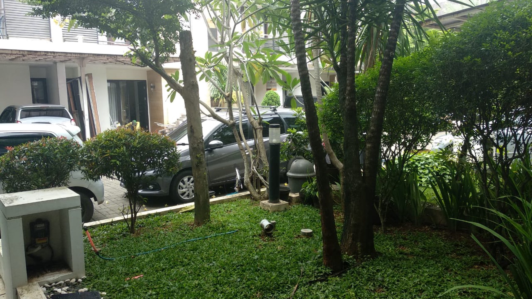 Rumah cantik,siap huni dalam cluster di ciputat