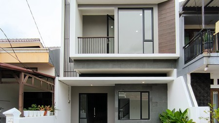 Rumah Brand New di Cluster Graha Raya Bintaro harga 1Man 