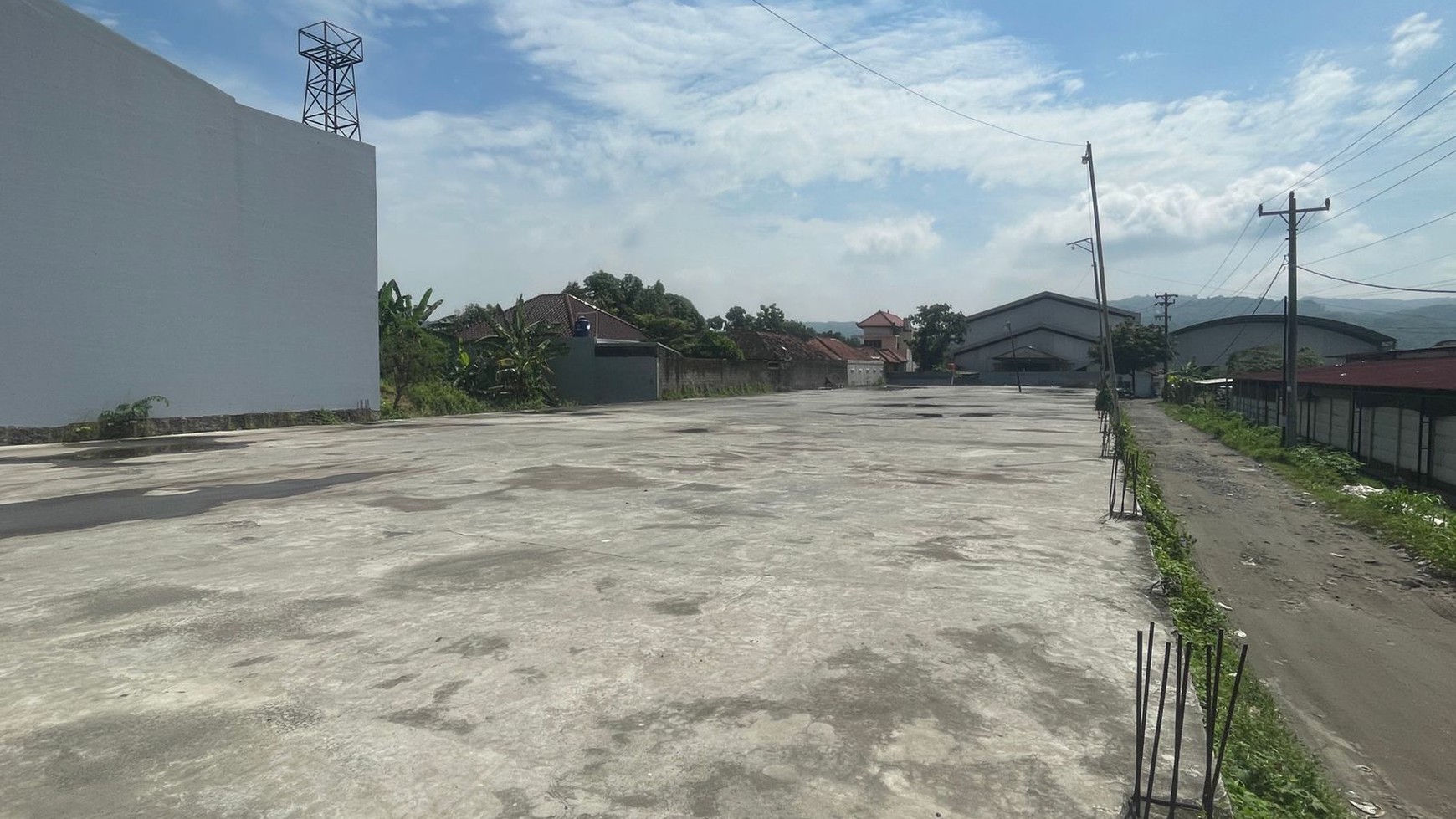 Disewakan Tanah Untuk Gudang Luas 1500 Meter Persegi Lokasi Jalan Prambanan-Piyungan Sleman