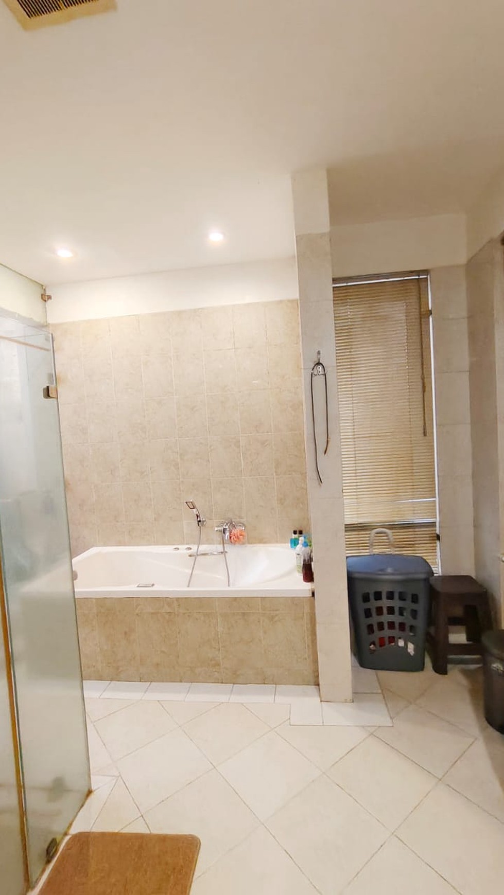 Rumah Mewah,dalam ruangan rapih di Bintaro Tangsel