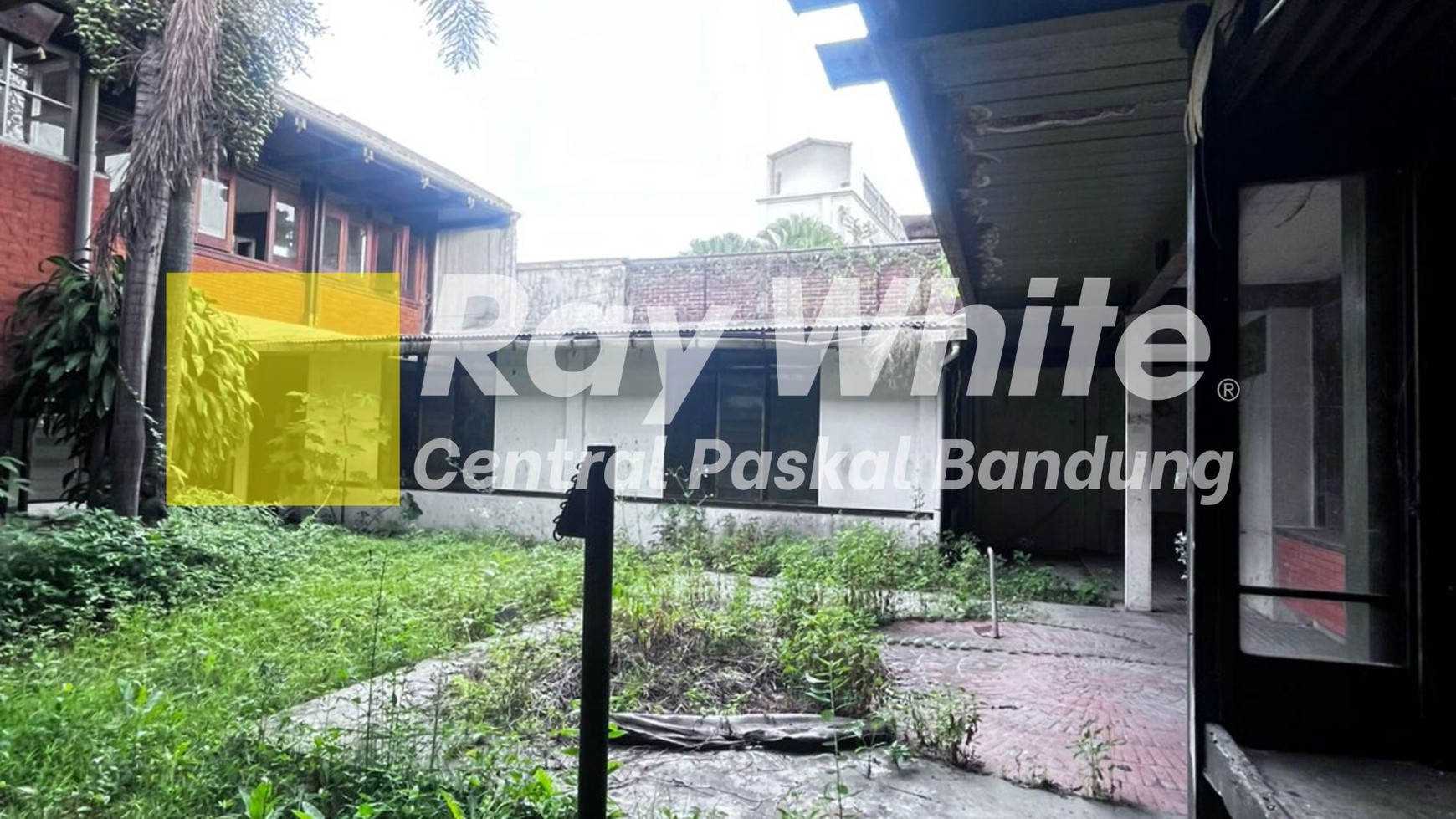 Rumah Hitung Tanah di Sayap Riau Kota Bandung