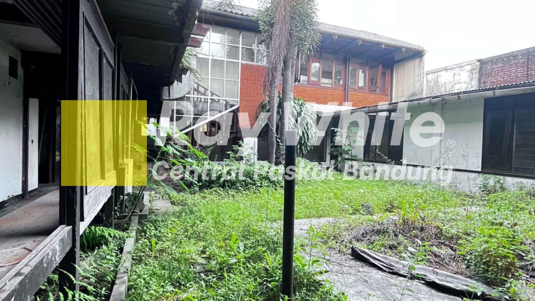 Rumah Hitung Tanah di Sayap Riau Kota Bandung