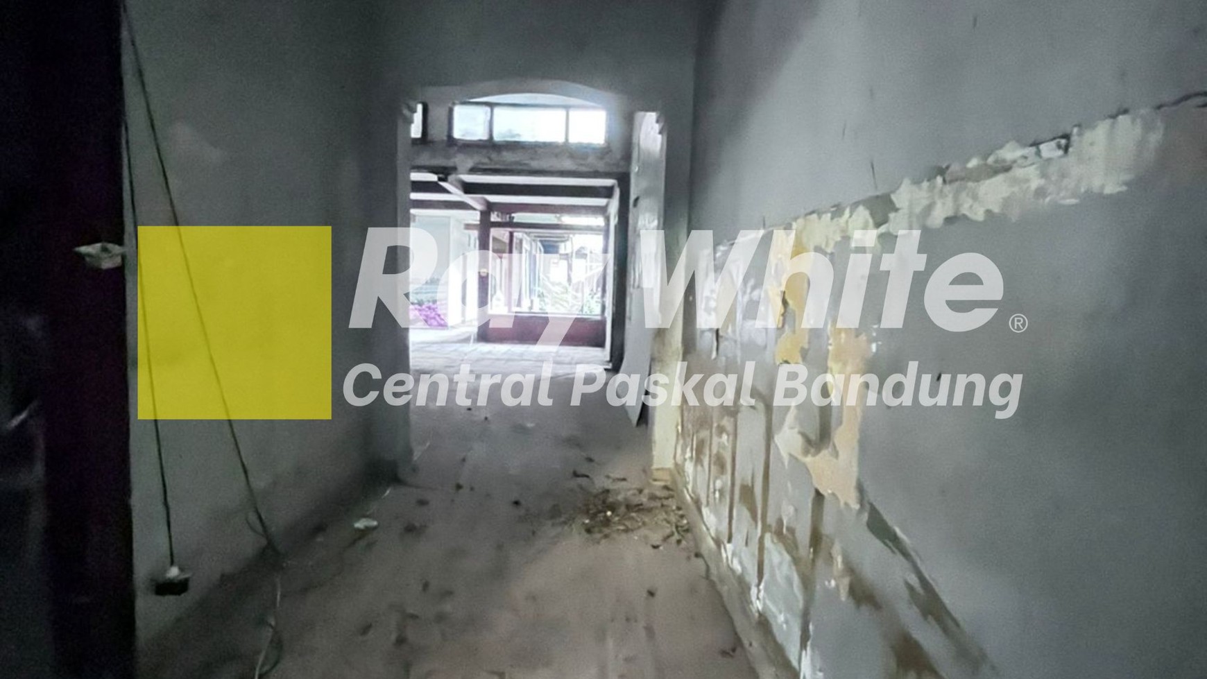 Rumah Hitung Tanah di Sayap Riau Kota Bandung