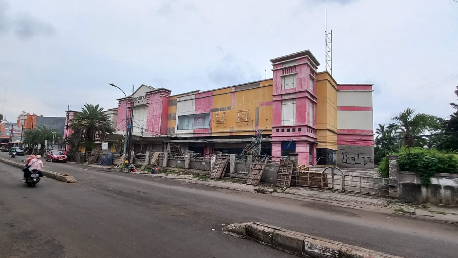 DIJUAL Gedung Ragam Fungsi/Guna di Jalan Juanda Bekasi Timur