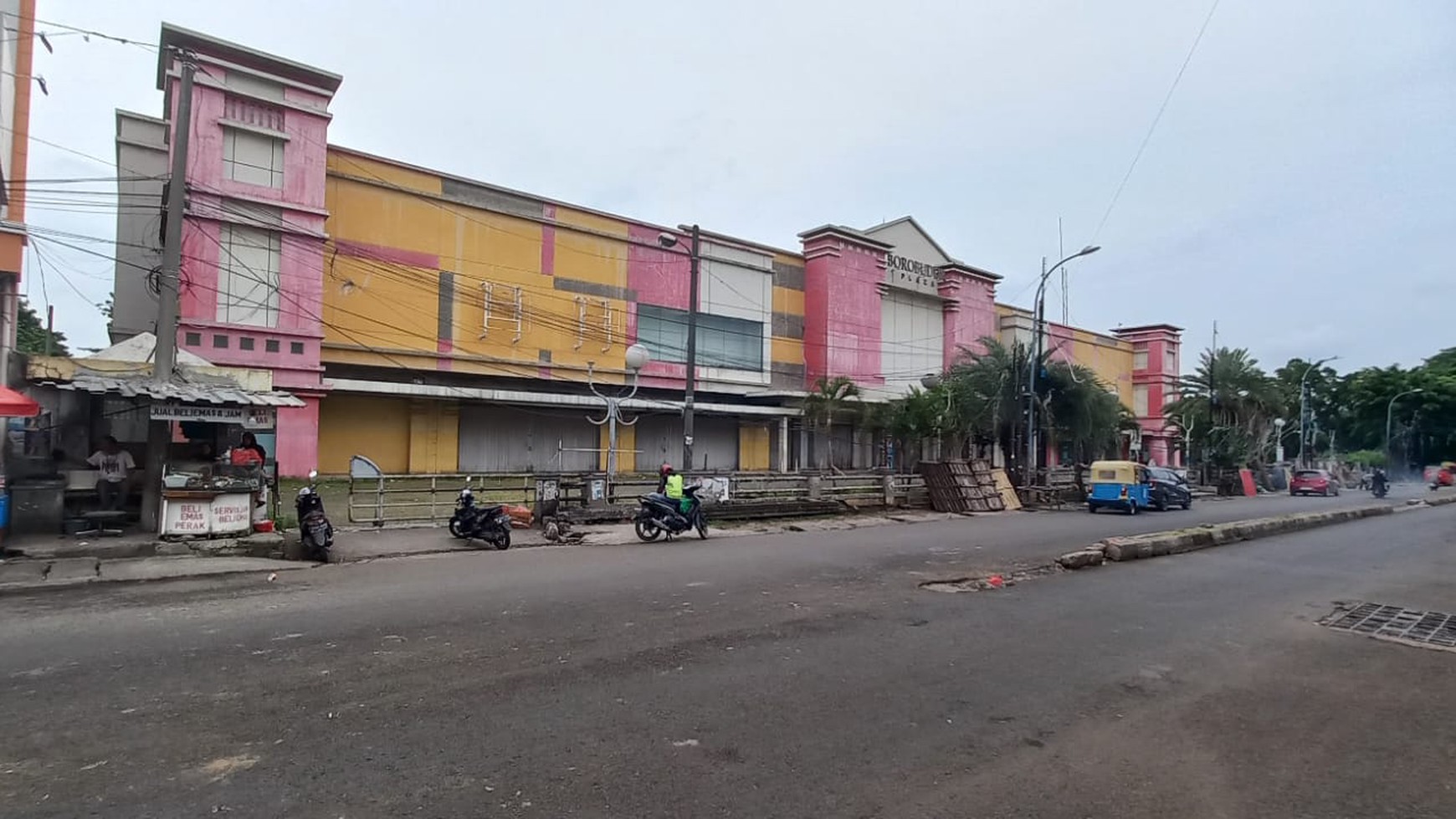 DIJUAL Gedung Ragam Fungsi/Guna di Jalan Juanda Bekasi Timur