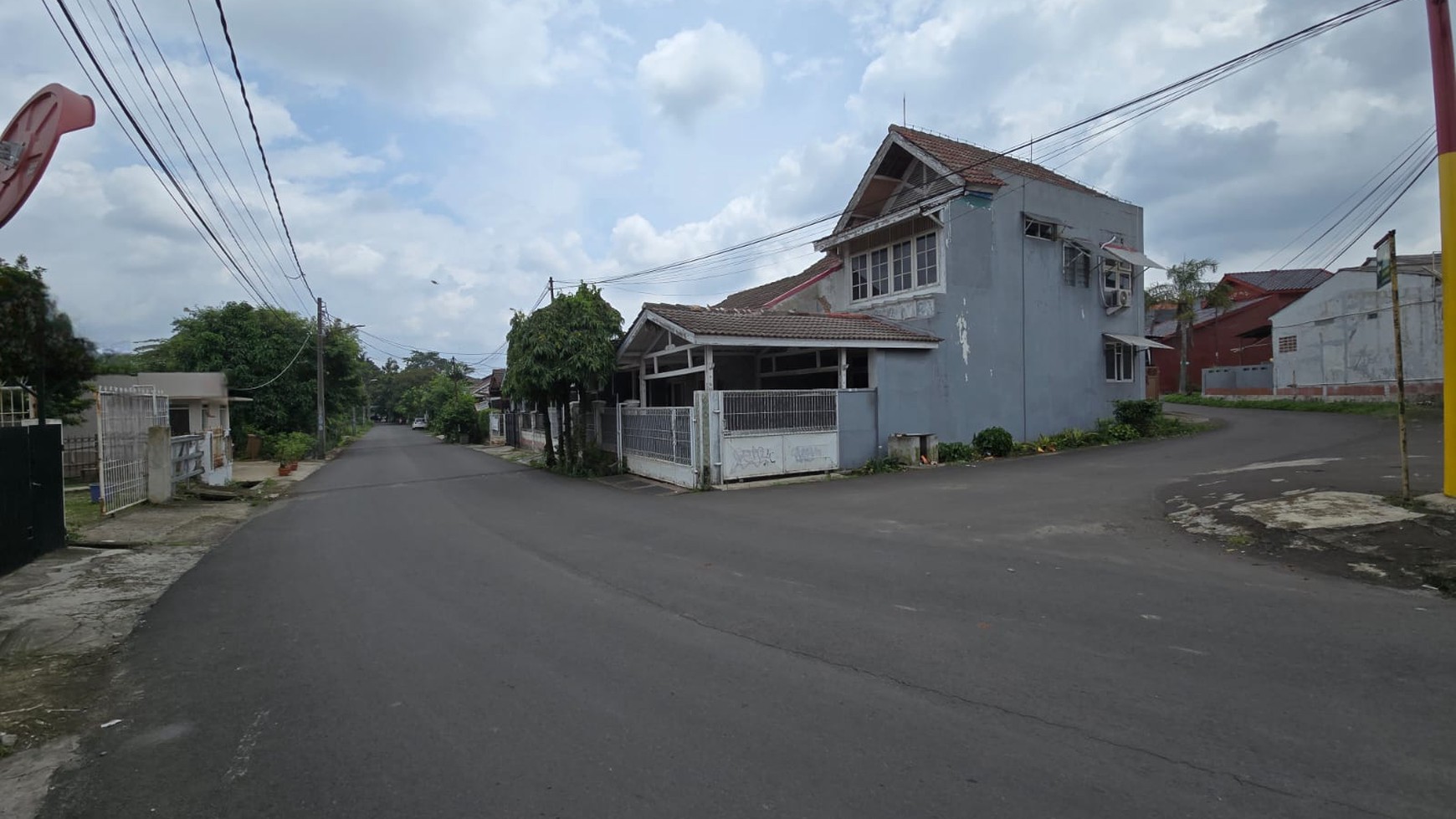 Rumah Bagus Di Jl Ganesha Raya Pamulang Tangerang Selatan