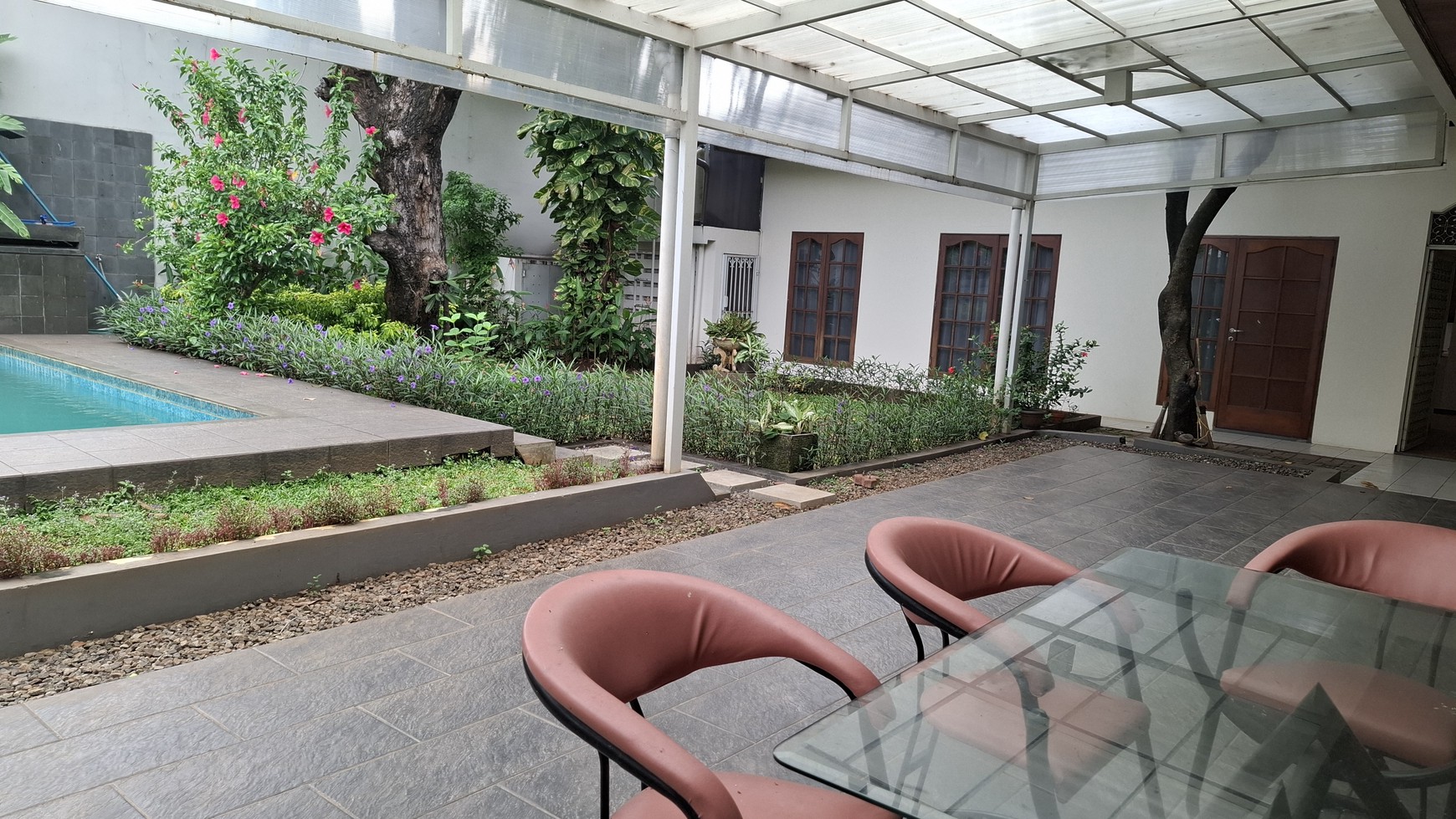 Rumah Hitung Tanah Area Cipete