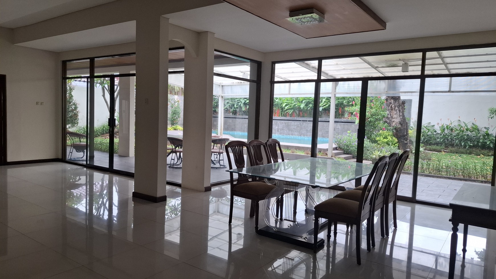 Rumah Hitung Tanah Area Cipete