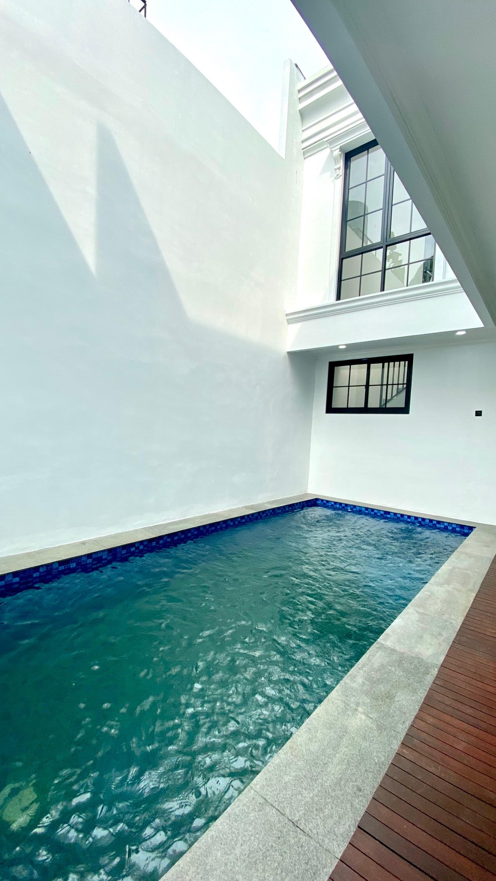 Rumah Minimalis Siap Huni di Bintaro Sektor 3 - Gaya American Classic