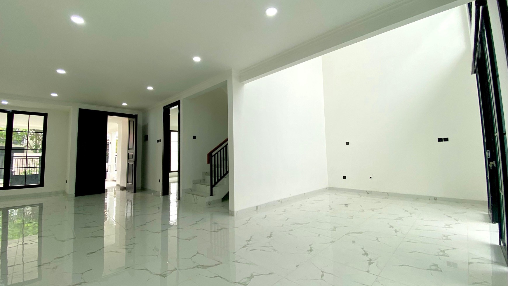 Rumah Minimalis Siap Huni di Bintaro Sektor 3 - Gaya American Classic