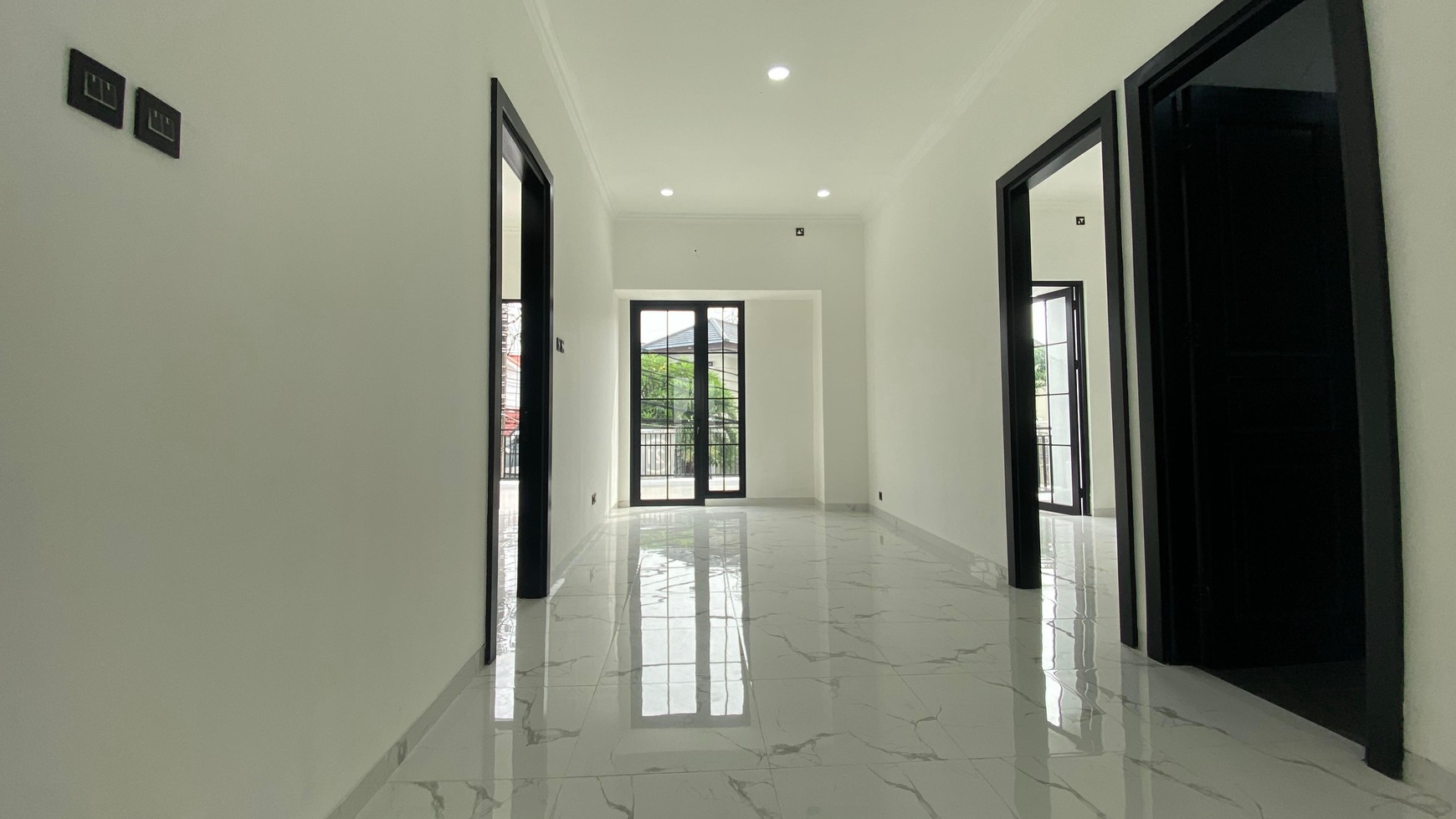 Rumah Minimalis Siap Huni di Bintaro Sektor 3 - Gaya American Classic