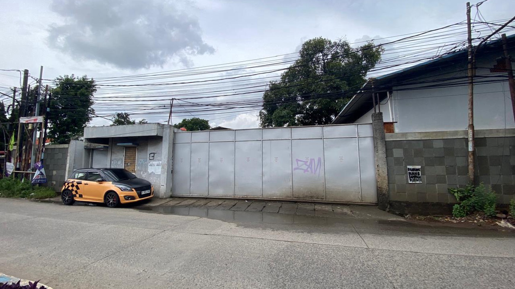 Tanah dan Gudang eks pabrik Besi di Bintara Bekasi,  luas: 3900 m2 cocok distribusi logistik,, akses tol JORR, Becakayu, dan ke Jakarta Timur