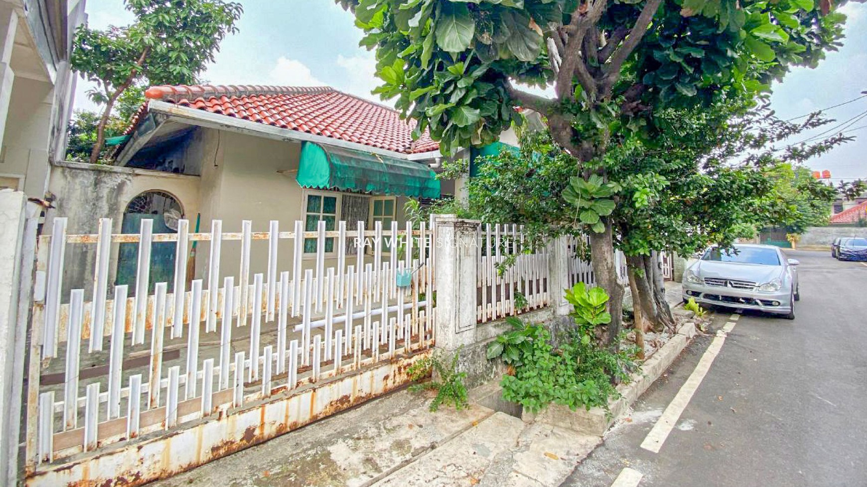 Dijual Rumah Lama di Komplek Pertambangan Jl Saguling, Pancoran