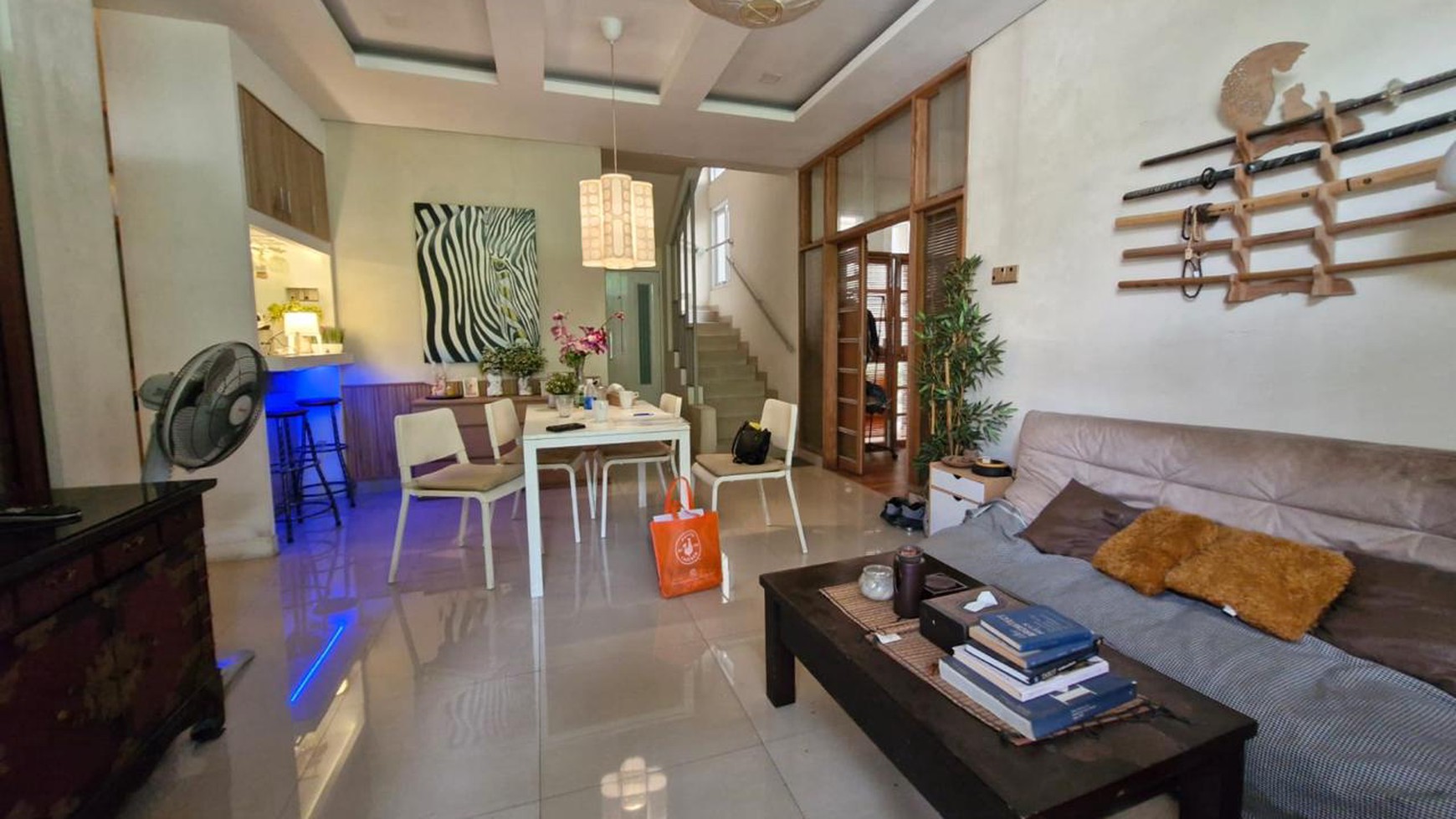 Di Jual Rumah minimalis tenang dan strategis di lokasi perumahan di Jl WR Supratman Komplek Cluster Villa Graha Hijau, Ciputat Timur.