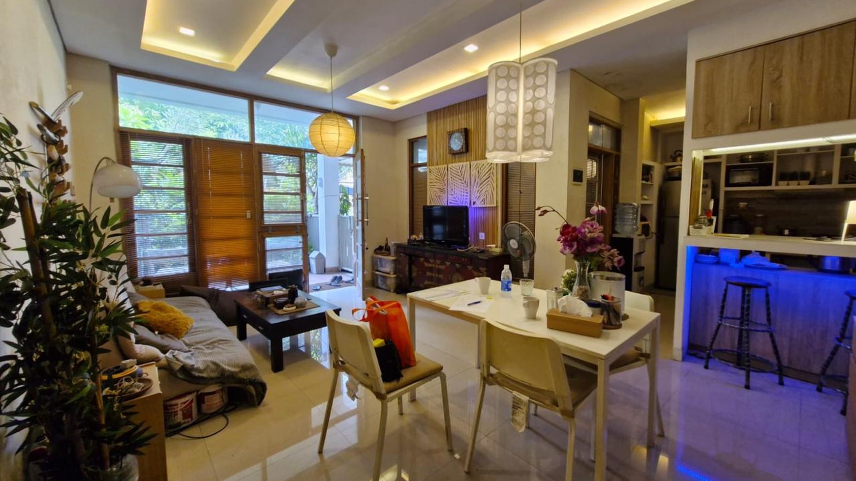 Di Jual Rumah minimalis tenang dan strategis di lokasi perumahan di Jl WR Supratman Komplek Cluster Villa Graha Hijau, Ciputat Timur.
