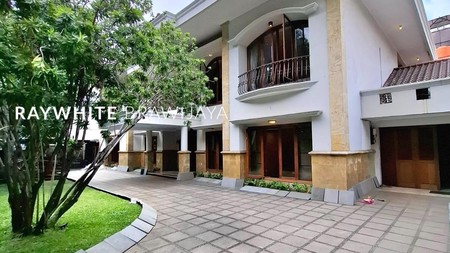 Disewakan Rumah Mewah Lingkungan Tenang Area Sriwijaya Kebayoran Baru