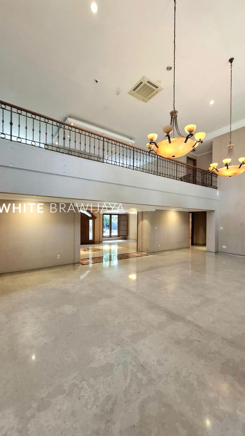 Disewakan Rumah Mewah Lingkungan Tenang Area Sriwijaya Kebayoran Baru