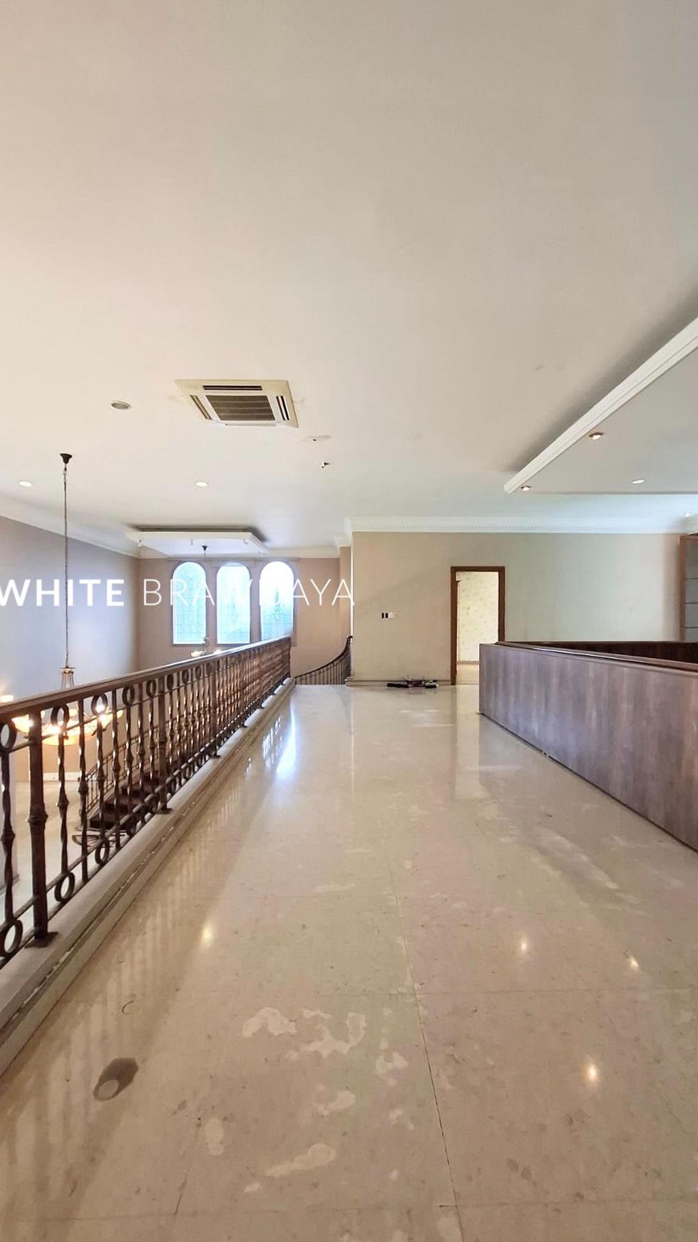 Disewakan Rumah Mewah Lingkungan Tenang Area Sriwijaya Kebayoran Baru