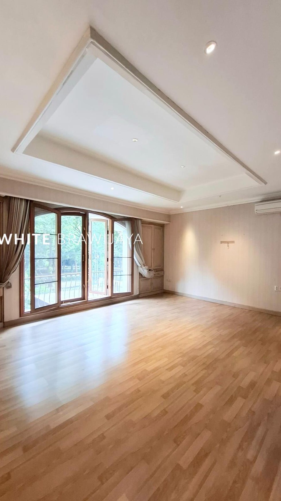 Disewakan Rumah Mewah Lingkungan Tenang Area Sriwijaya Kebayoran Baru