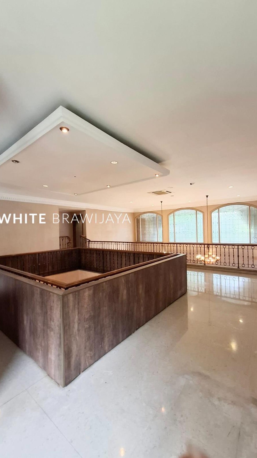 Disewakan Rumah Mewah Lingkungan Tenang Area Sriwijaya Kebayoran Baru