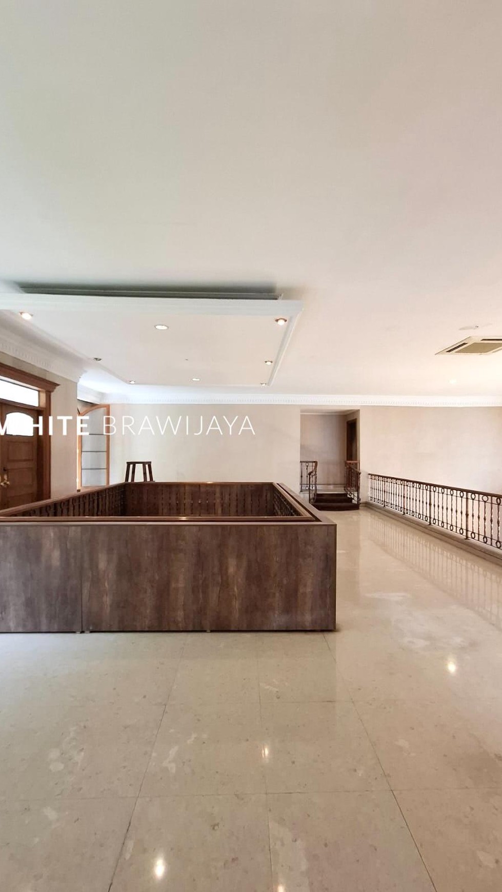 Disewakan Rumah Mewah Lingkungan Tenang Area Sriwijaya Kebayoran Baru