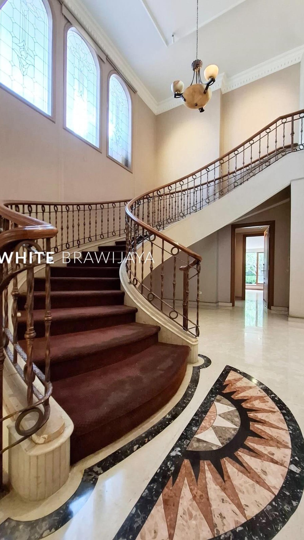 Disewakan Rumah Mewah Lingkungan Tenang Area Sriwijaya Kebayoran Baru