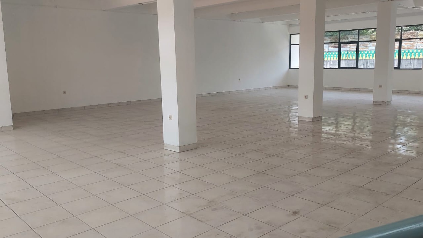 Di Jual kompleks Ruko gandeng 3lt di Jl Wolter Monginsidi Kebayoran Baru Jakarta Selatan 