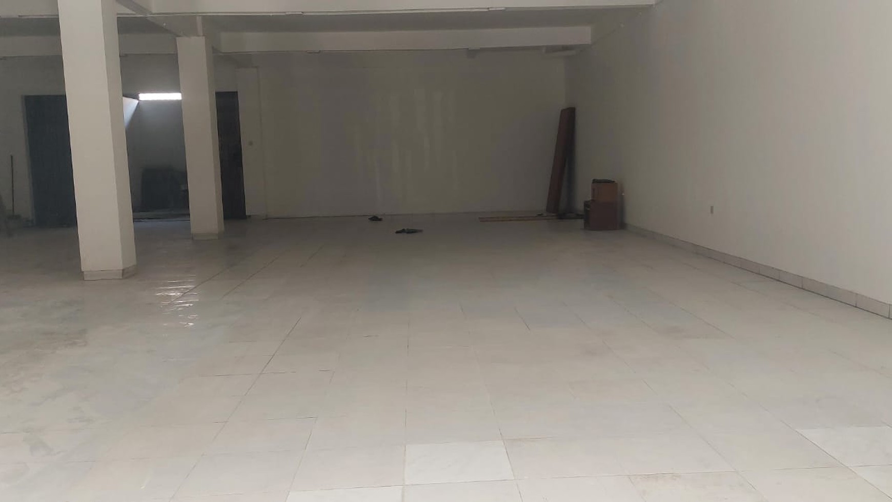 Di Jual kompleks Ruko gandeng 3lt lokasi di Jl Wolter Monginsidi Kebayoran Baru Jakarta Selatan 