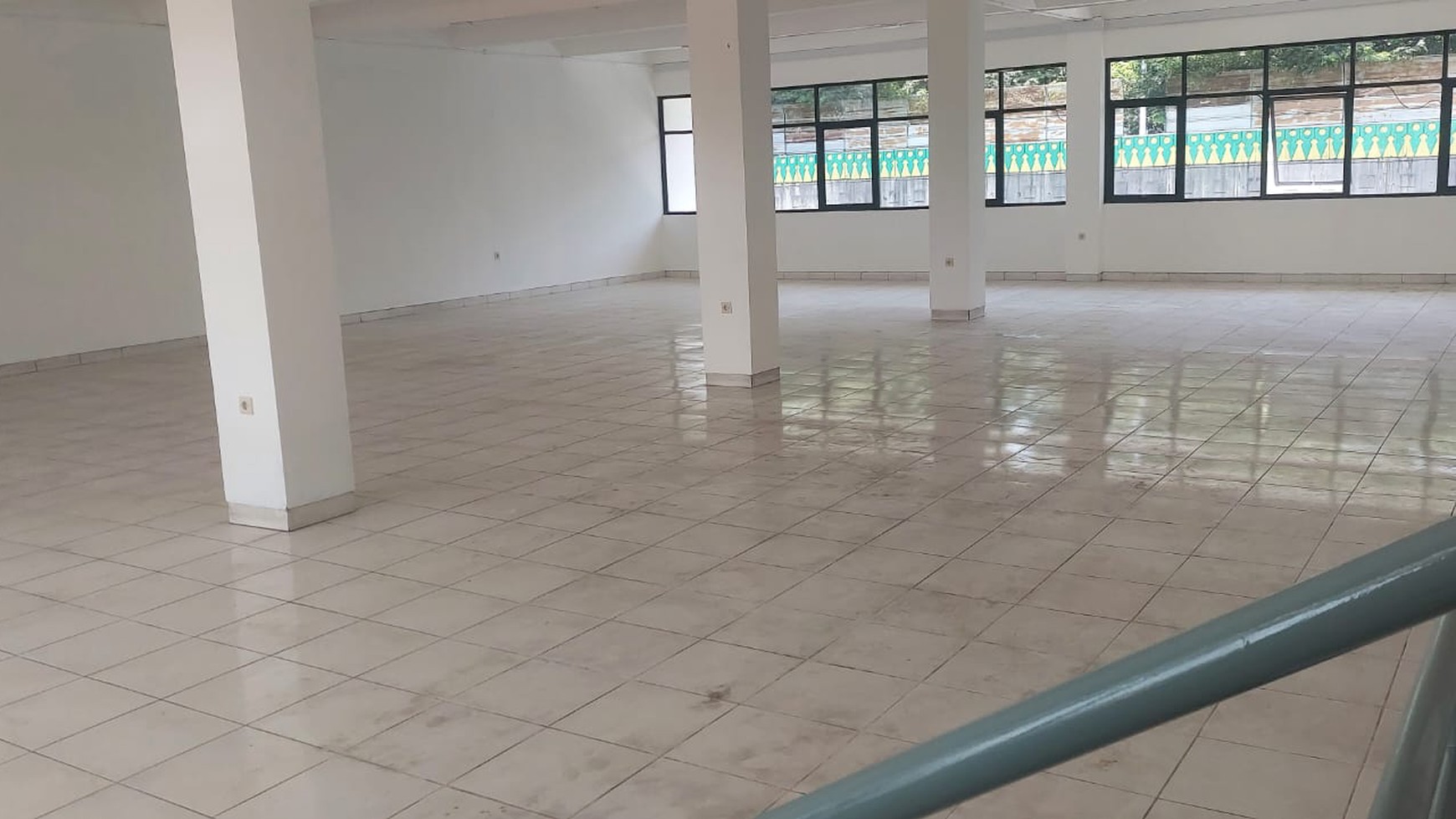 Di Jual kompleks Ruko gandeng 3lt lokasi di Jl Wolter Monginsidi Kebayoran Baru Jakarta Selatan 