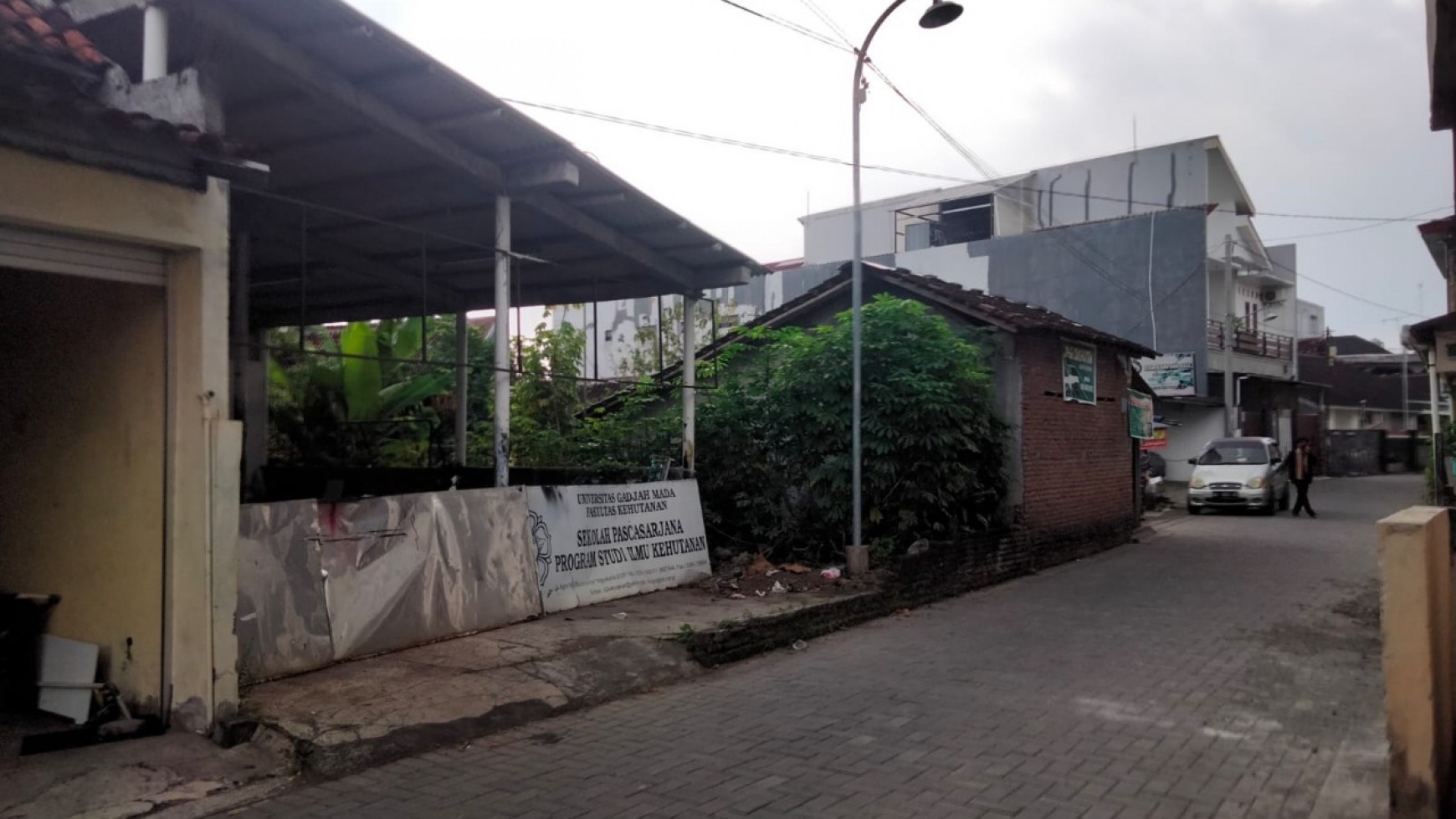 Tanah pekarangan dekat kampus UGM dan UNY Sleman Yogyakarta