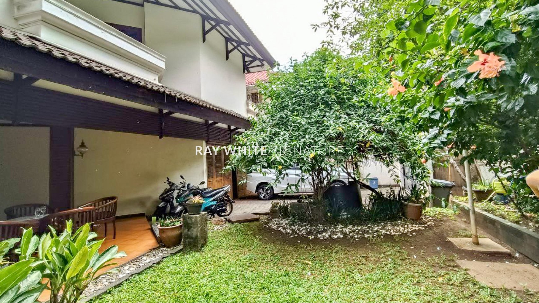 Dijual Rumah Lama Terawat di Jl Sungai Sambas Kebayoran Baru