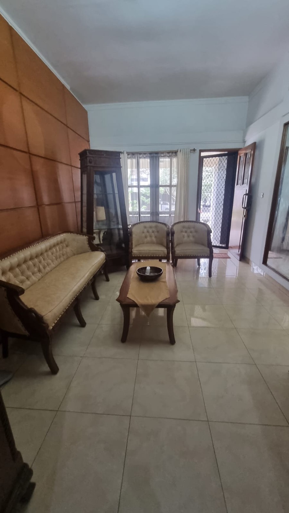 Rumah Bagus Lokasi Strategis Asri di Menteng Utama, Bintaro Sektor 7