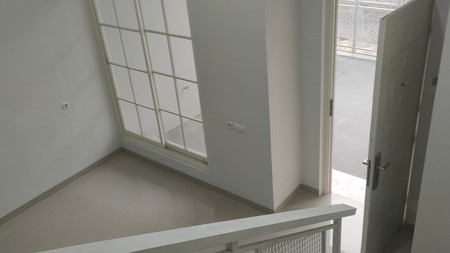 Dijual Rumah 2 lantai di Lebak Indah Regency Surabaya