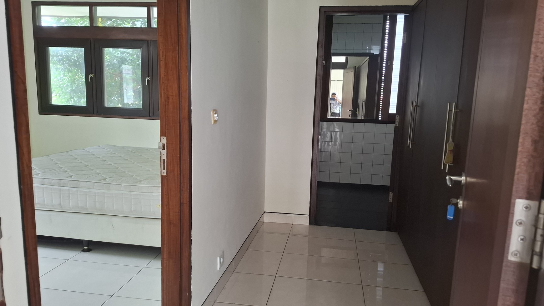 DISEWA RUMAH ASRI DAN NYAMAN DI AREA TEBET/KUNINGAN